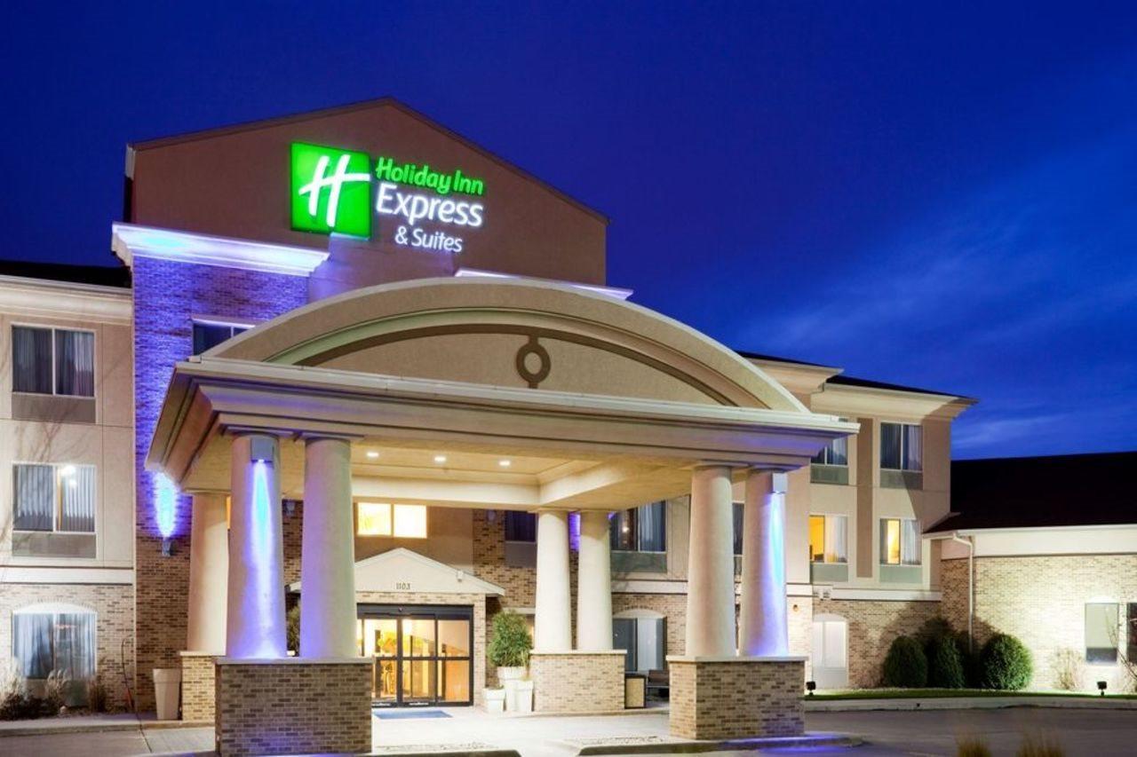 Holiday Inn Express & Suites - Brandon By Ihg Exterior foto